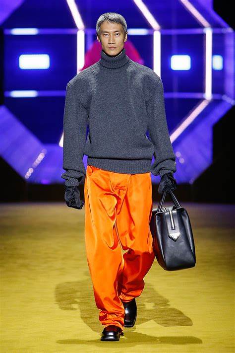 PRADA Men’s Fall/Winter 2022 Runway 